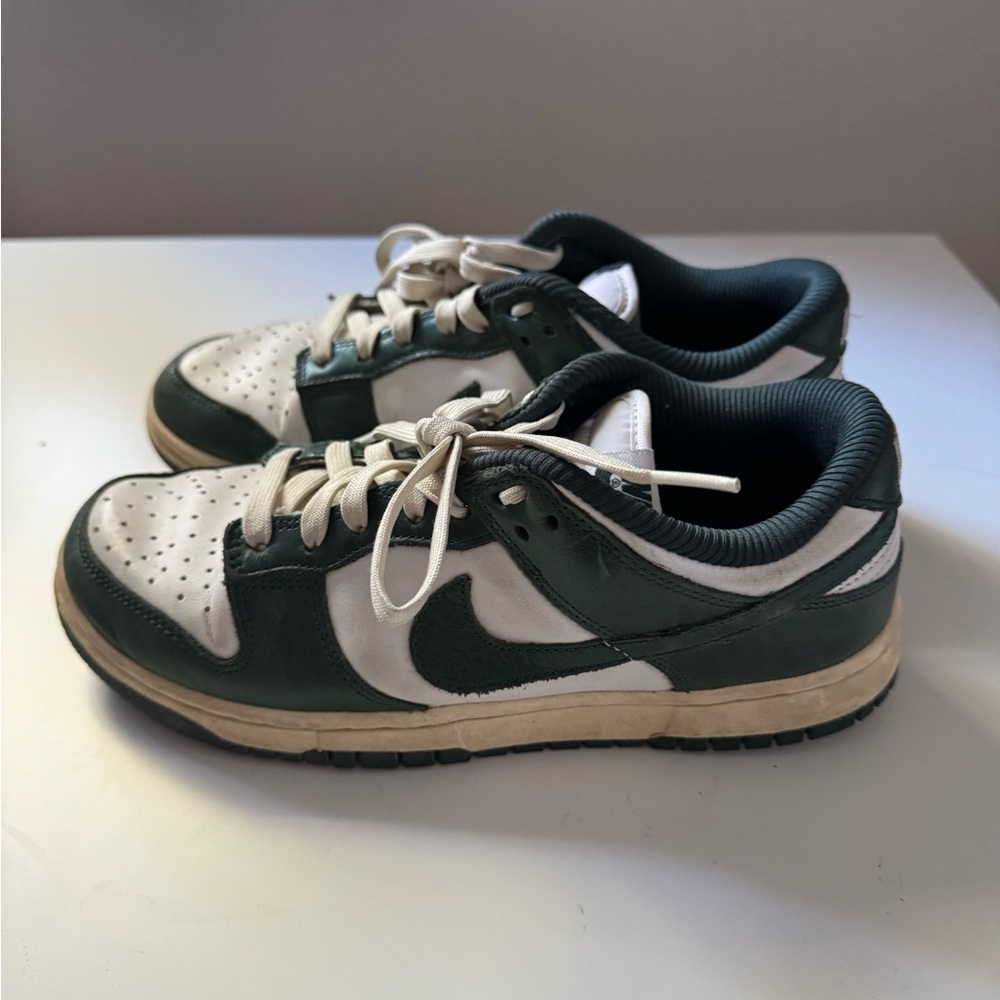 Women’s 7.5 Vintage Green Nike Dunks
